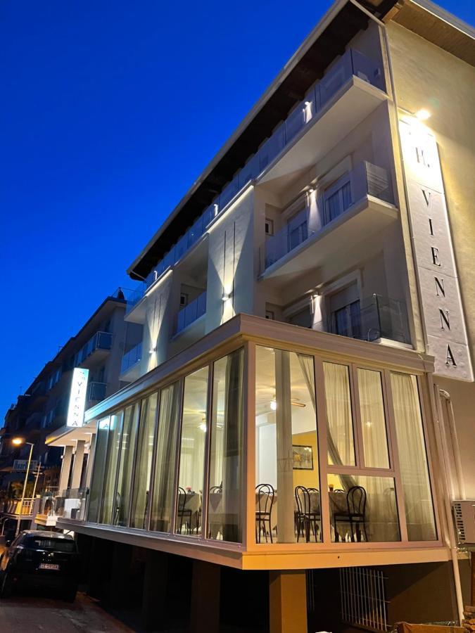 Hotel Vienna Rivazzurra Rimini Eksteriør bilde