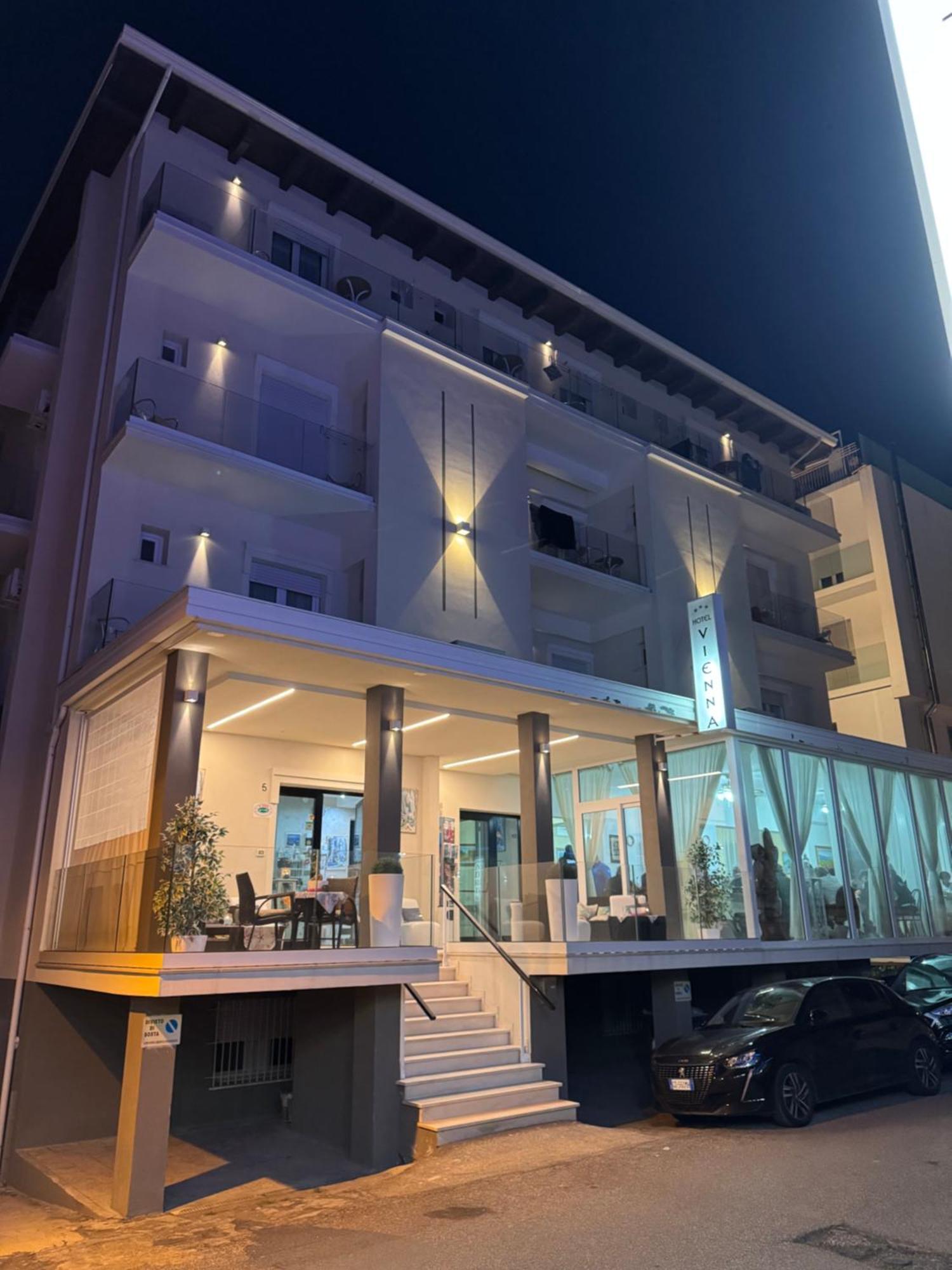Hotel Vienna Rivazzurra Rimini Eksteriør bilde